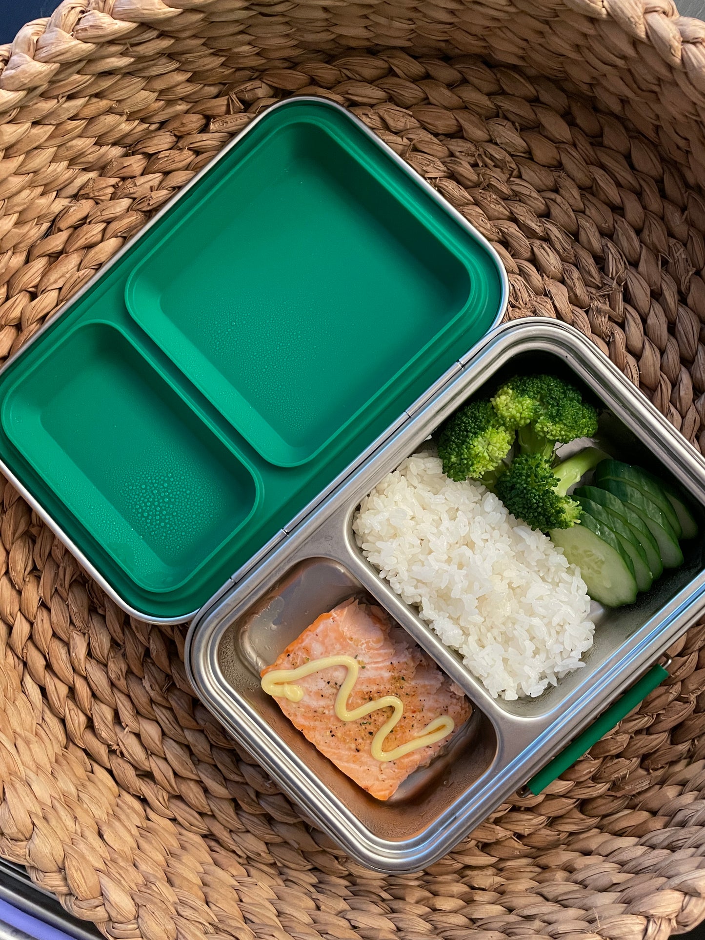 ECO-BENTO 2 COMPARTMENT SET - GREEN // 環境に優しいECOHAKO 2コンパートメント（仕切り）セット